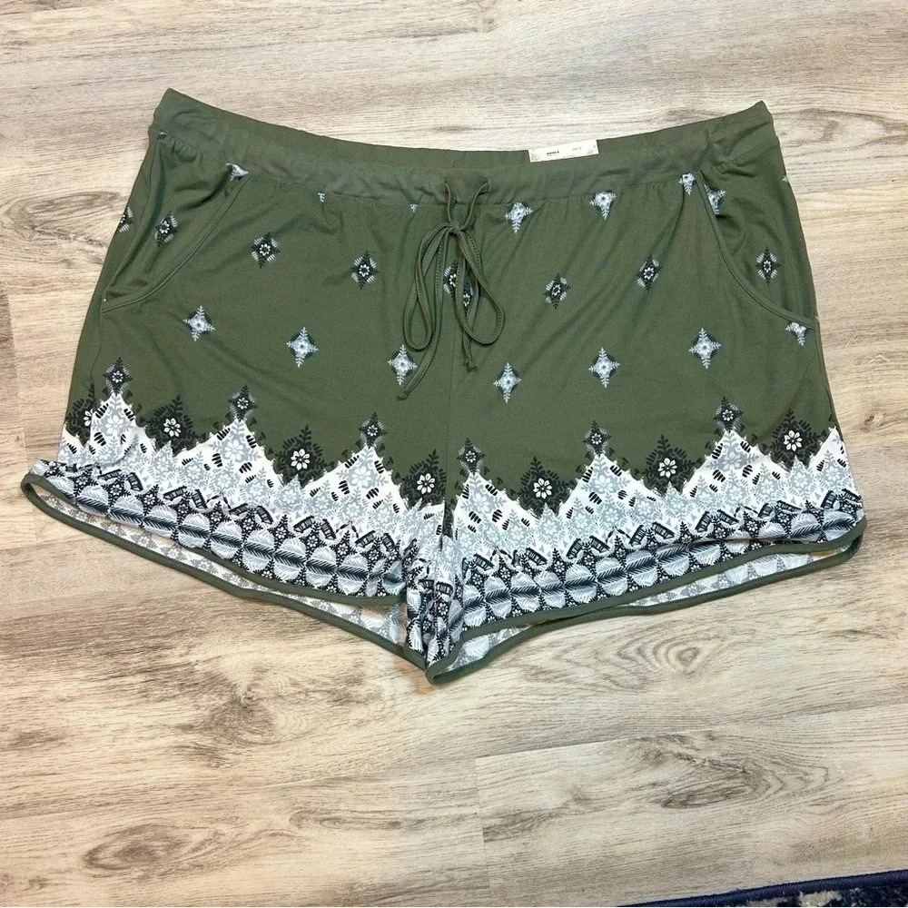 Women’s MUDD Floral Print Peached Soft Short in Olive Border | Size 2X NWT
